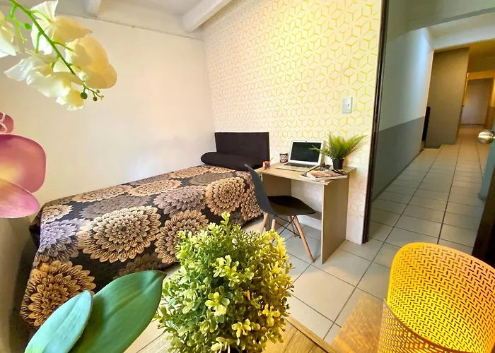 Roomies Hostel - Santa Maria La Ribera